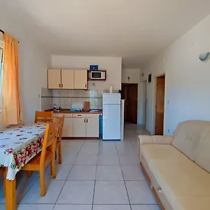 https://apartment-mia-trogir.hotels-in-trogir.com